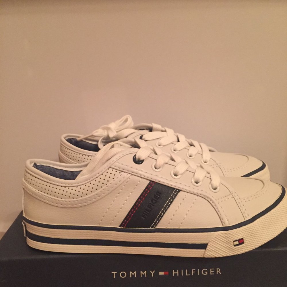 Tommy Hilfiger Boys Size 2 Dennis Retro
